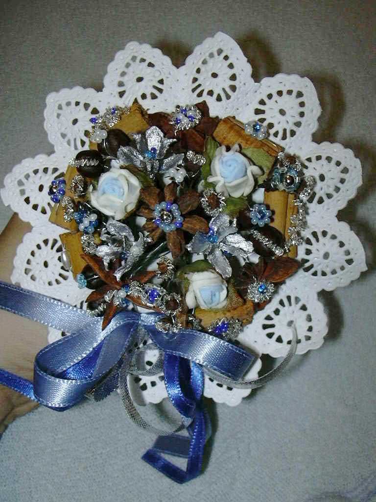 mazzo biedermeier in blu e argento