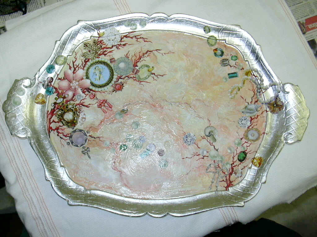 vassoio gioielli sul fondo del mare con argentatura in foglia