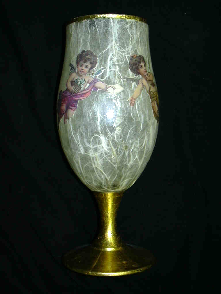 bicchiere con amorini e doratura in foglia